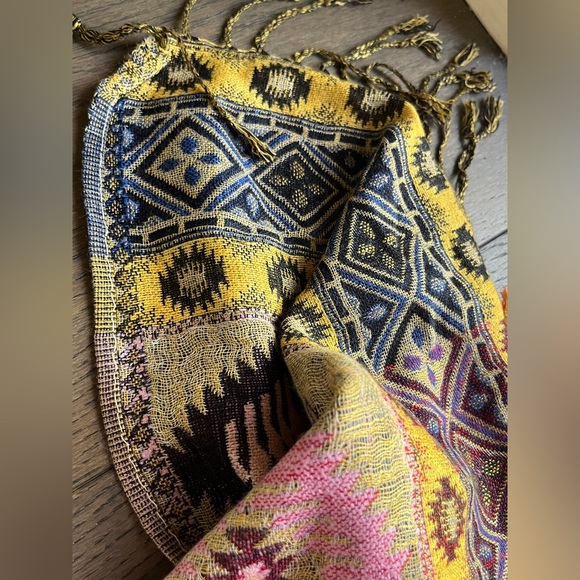 Colorful Geometric Patterned Scarf - Picture 4 of 4